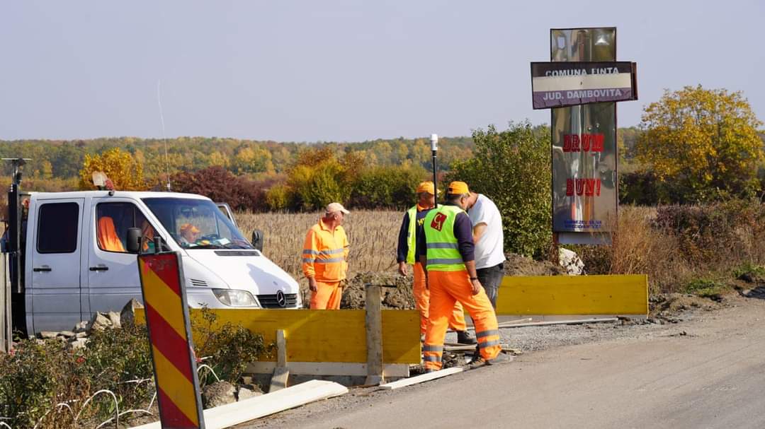 Se lucrează în ritm susținut pe DJ 720 A, Gura Ocniței- Adânca –Bucșani – Mărcești – Finta – Postârnacu – DN1A