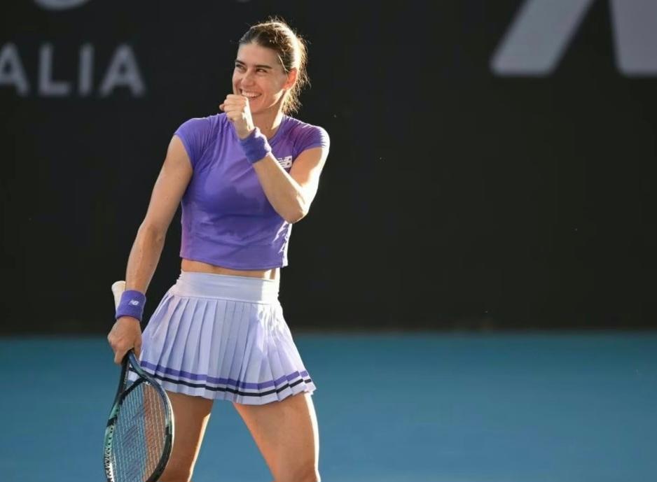 Sorana Cîrstea (35 de ani, 41 WTA) a reușit o revenire de senzație în primul tur de la Australian Open, după ce a învins-o pe Eva Lys (24 de ani, 39 WTA) în trei seturi, 3-6, 6-4, 6-3, după două ore și 10 minute de joc