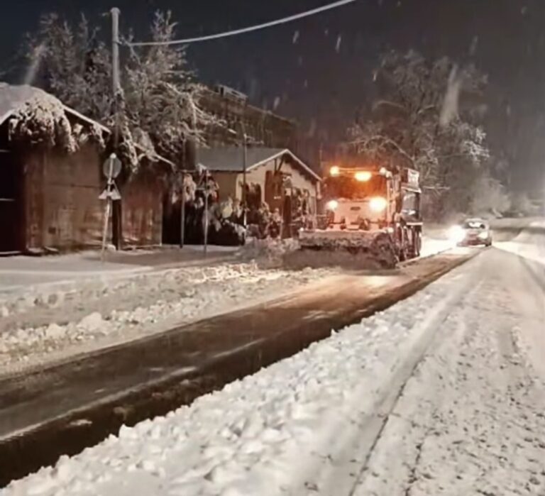 Intervenții masive pentru deszăpezire în municipiul Târgoviște