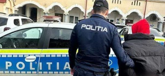 Polițiștii Serviciului Rutier Dâmbovița au depistat un bărbat urmărit la nivel internațional, în timp ce conducea pe DN 71, în afara localității Cuza Vodă