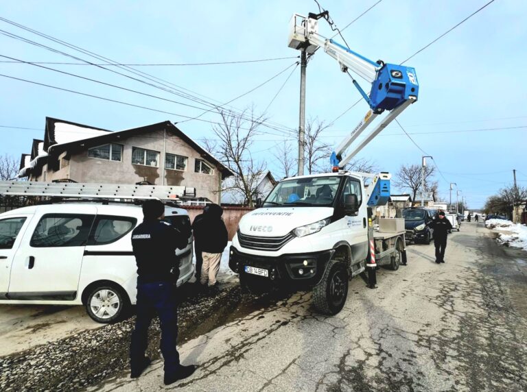 Racordări ilegale la reţeaua de energie electrică depistate în comuna Cojasca